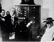die 12 Febr. a. 1931: Prima emissio radiophonica Vaticana. Pius XI et Villelmus Marconi